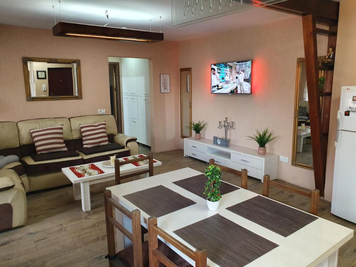Central Apartament Cristian Arad Exterior foto